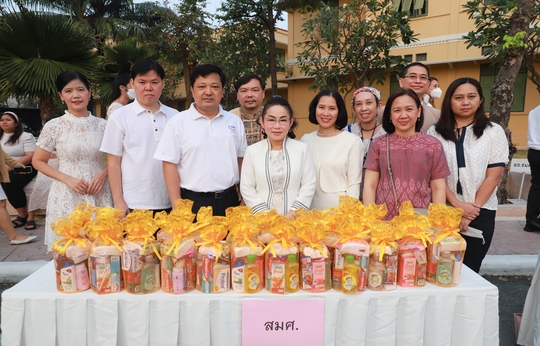 สมศ. ร่วมพิธีสมโภชหอพระพุทธรูปประจำกระทรวงศึกษาธิการ และพระพุทธบารมีศักดิ์สิทธิ์สยามมิศรจักรีสัฏฐีอนุสรณ์  ศึกษาทรรังสรรค์ พระพุทธรูปประจำกระทรวงศึกษาธิการ