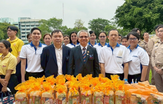ศาสตราจารย์ ดร.องอาจ นัยพัฒน์ ผู้อำนวยการ พร้อมด้วยผู้บริหารและบุคลากร สมศ. ร่วมงานวันคล้ายวันสถาปนากระทรวงศึกษาธิการ ครบรอบ 133 ปี