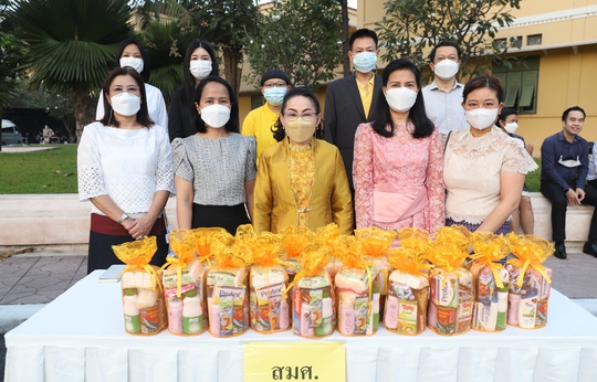 สมศ.ร่วมพิธีทำบุญตักบาตรเนื่องในโอกาสวันครู ครั้งที่ 67